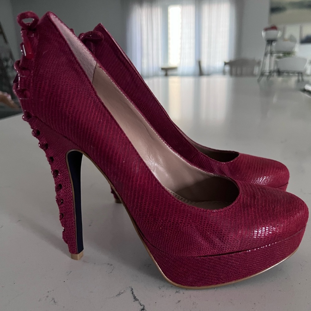 Rachel Roy platform pumps size 7